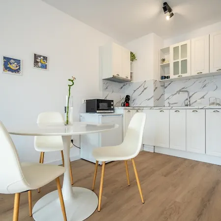 דירה Cozy Modern With Stunning View!